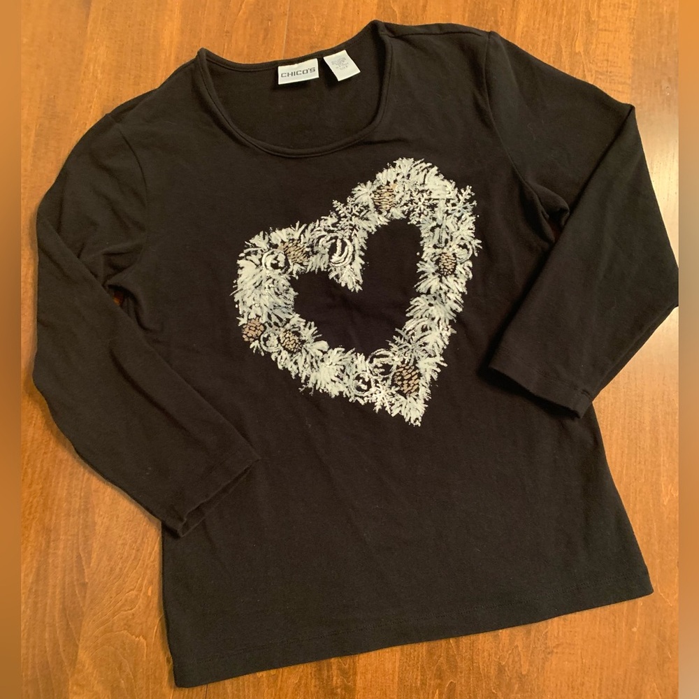 CHICO’S Black T-shirt with Pinecone Heart